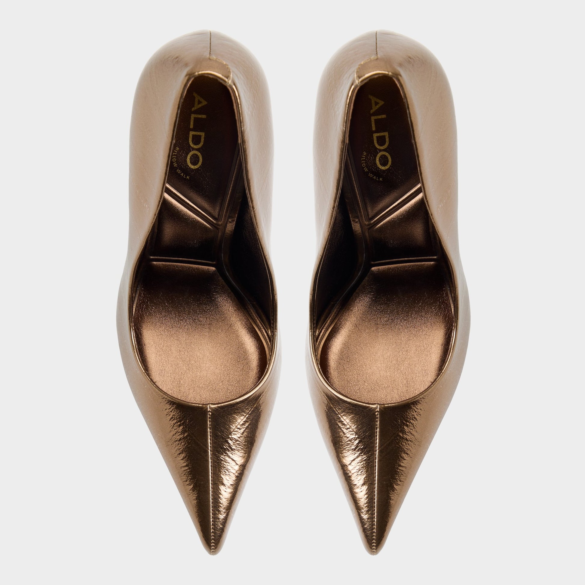 Top-down view of the Bronze Stazya Pump