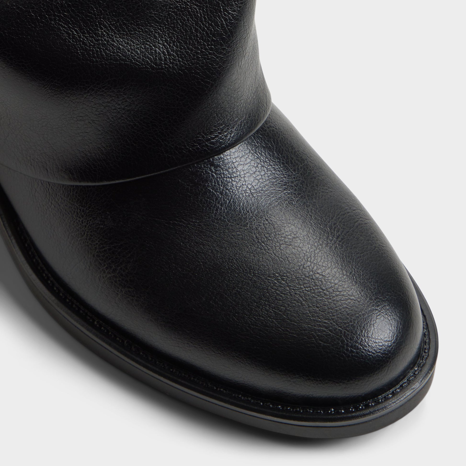 Close-up of the Black Eloewiel Block heel knee-high boot