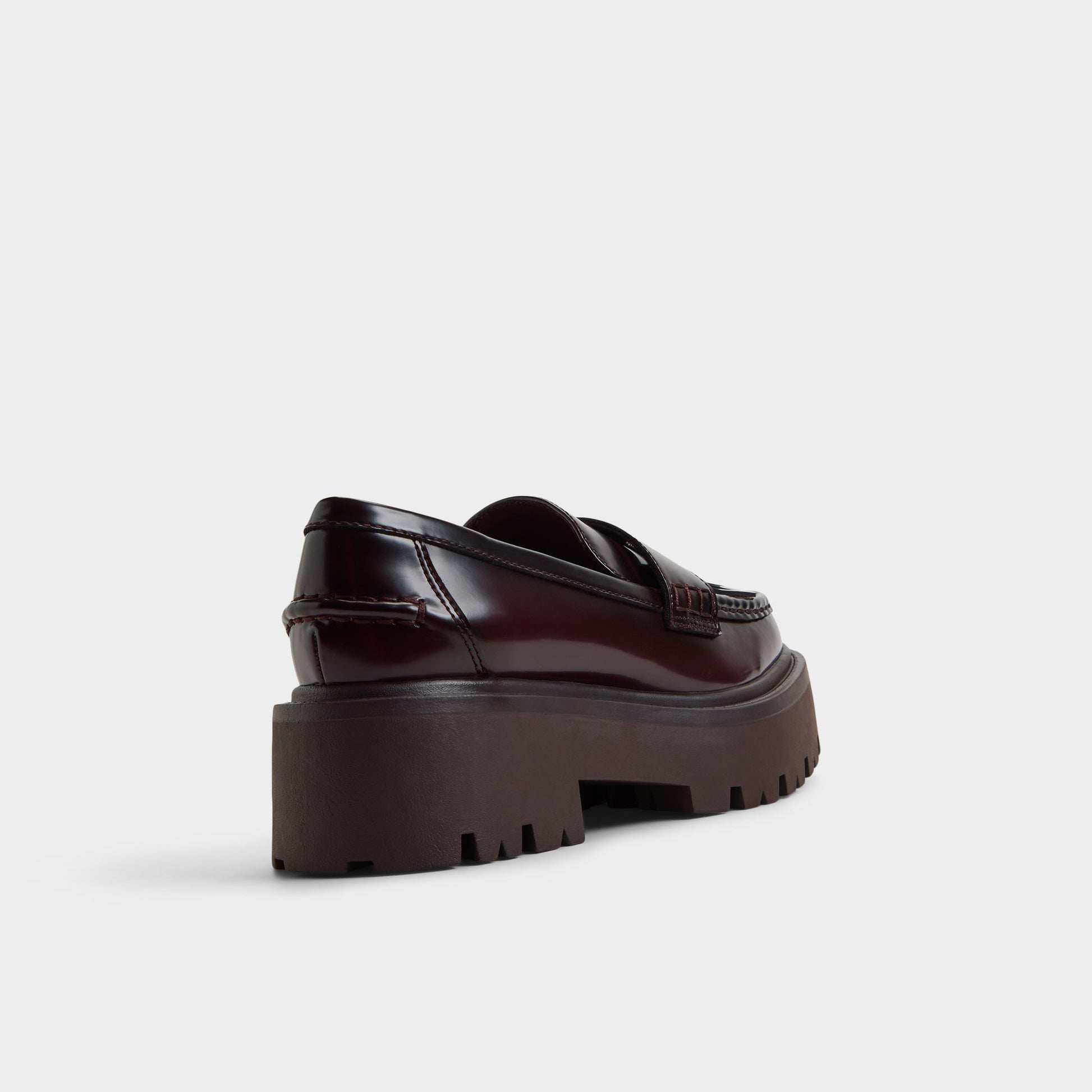 Three-quarter angle of Bordo Oneamar Loafer's back side