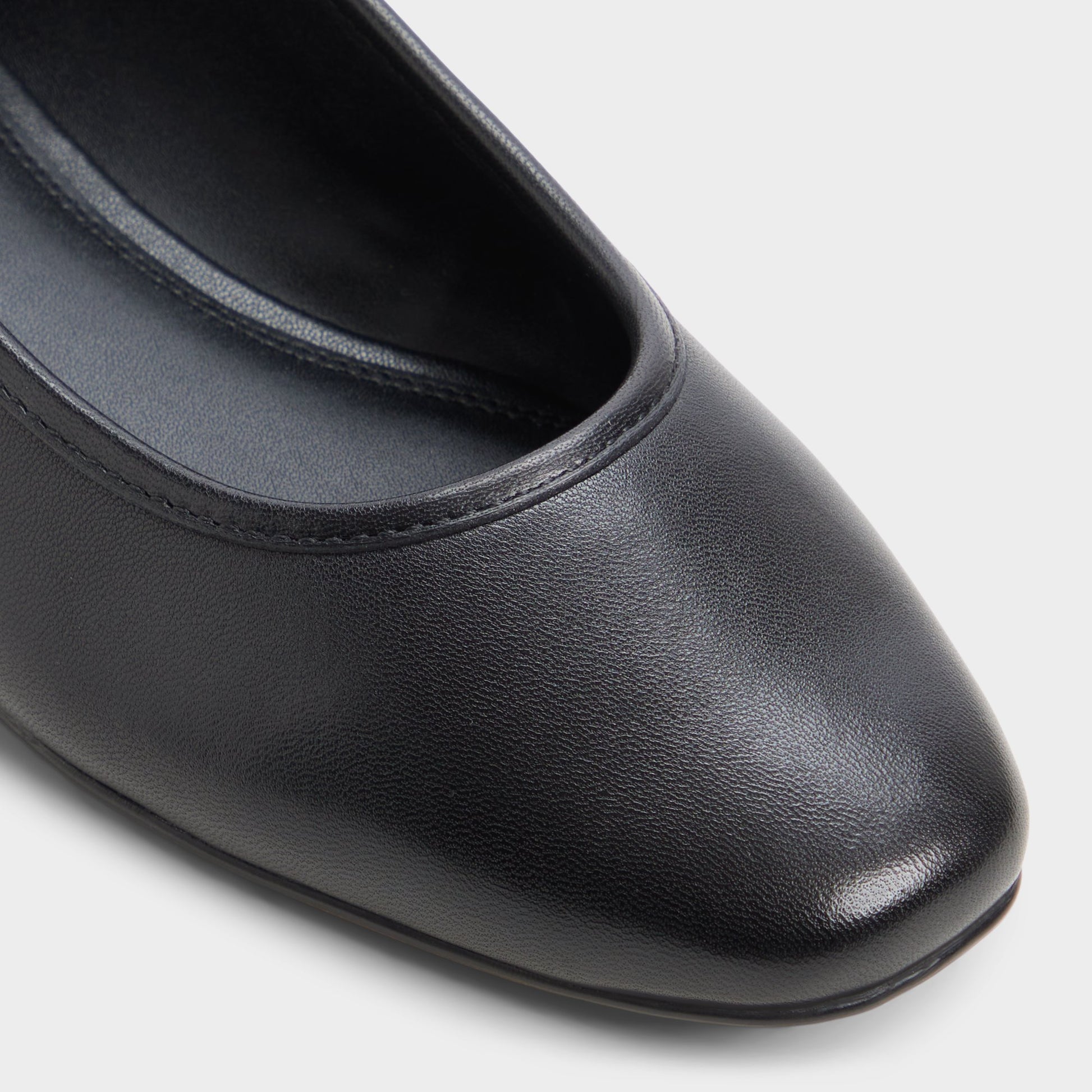 Close-up of the Black Lailana Ballerina