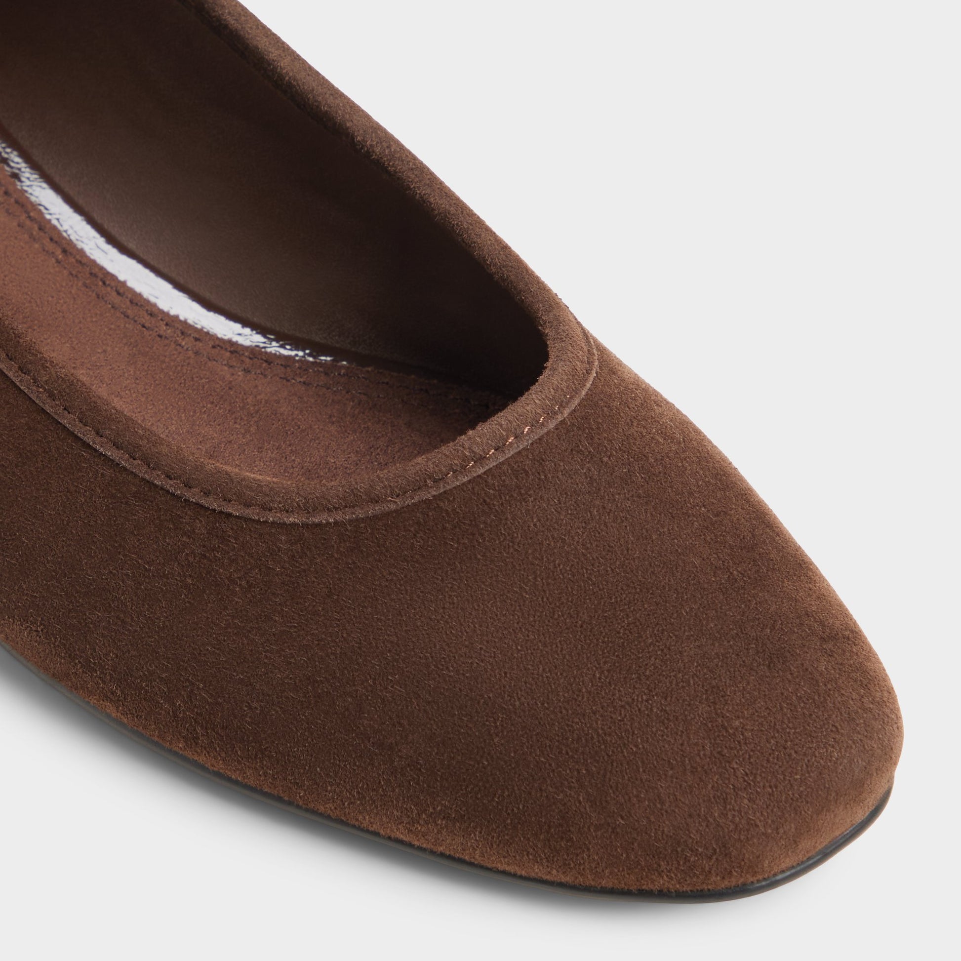 Close-up of the Dark brown Lailana Ballerina