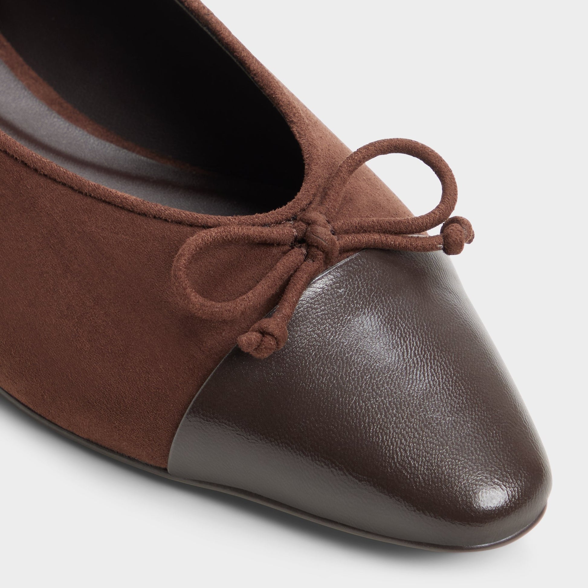 Close-up of the Dark brown Krishlyn