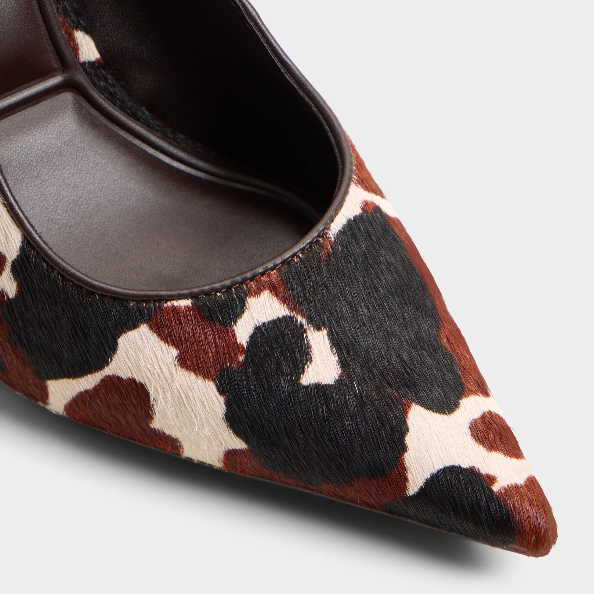 Close-up of the Open brown Stessysling2.0 Slingback high heel