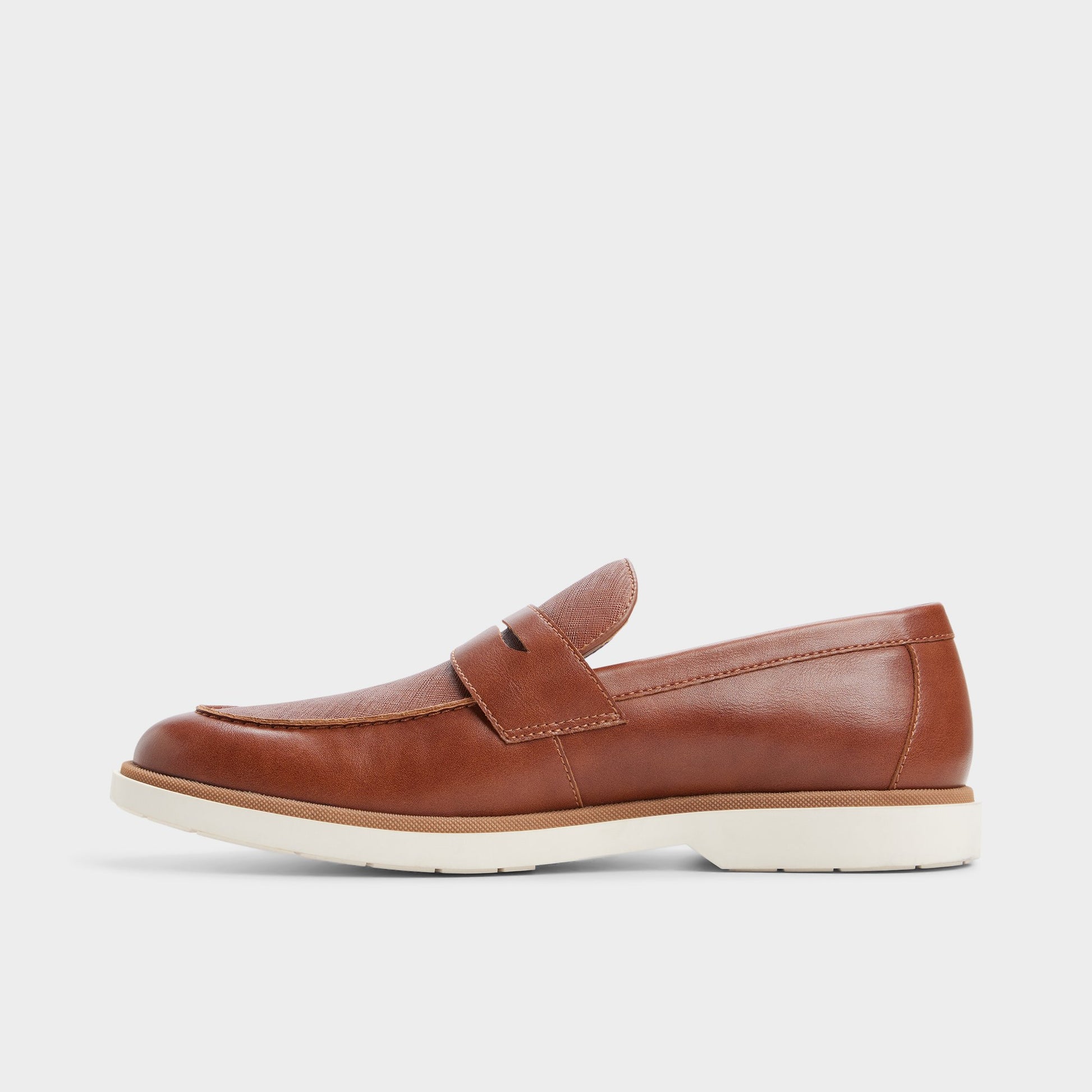 Vue latérale de Beige Stanson Mocassin