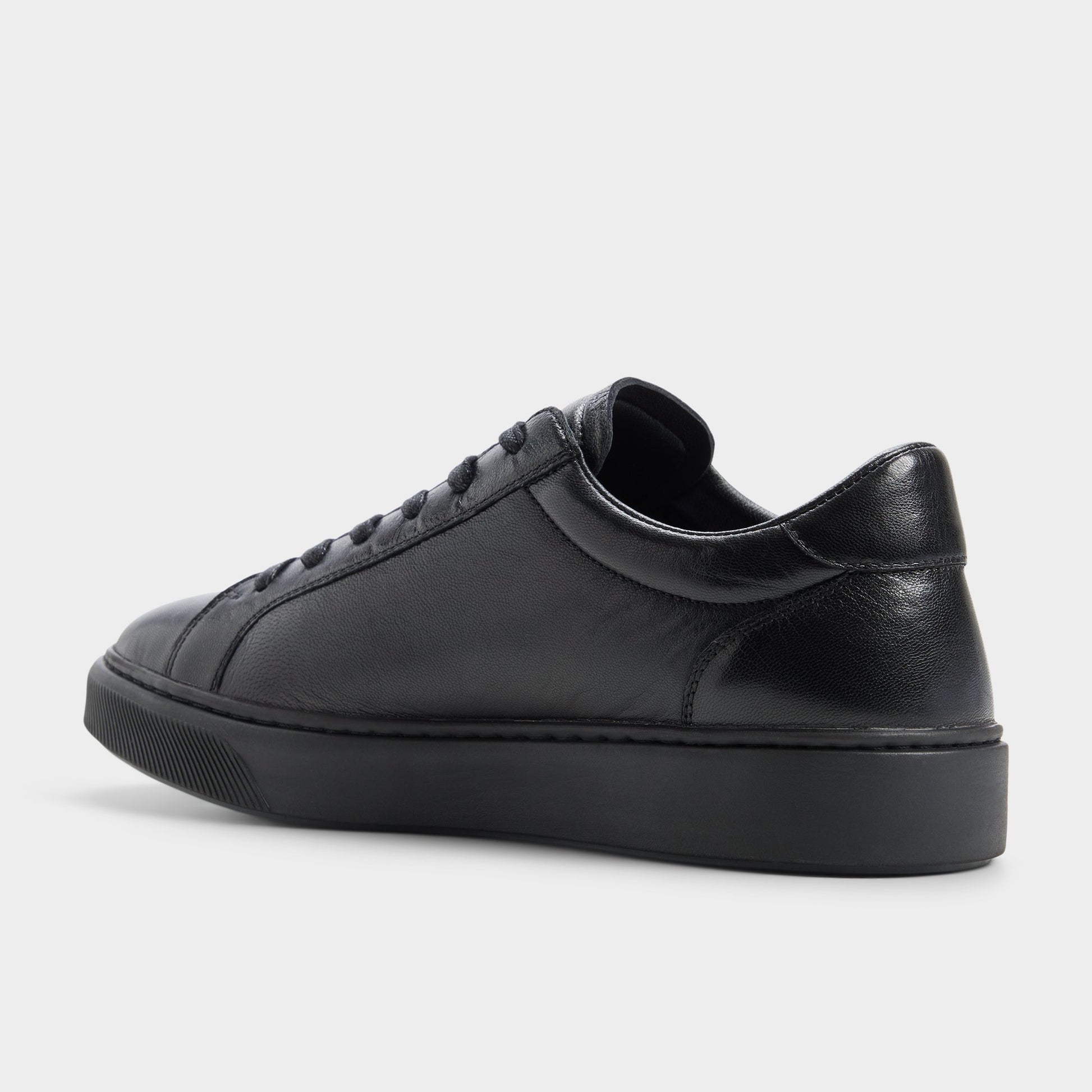 Side view of Black Garett Low top sneaker