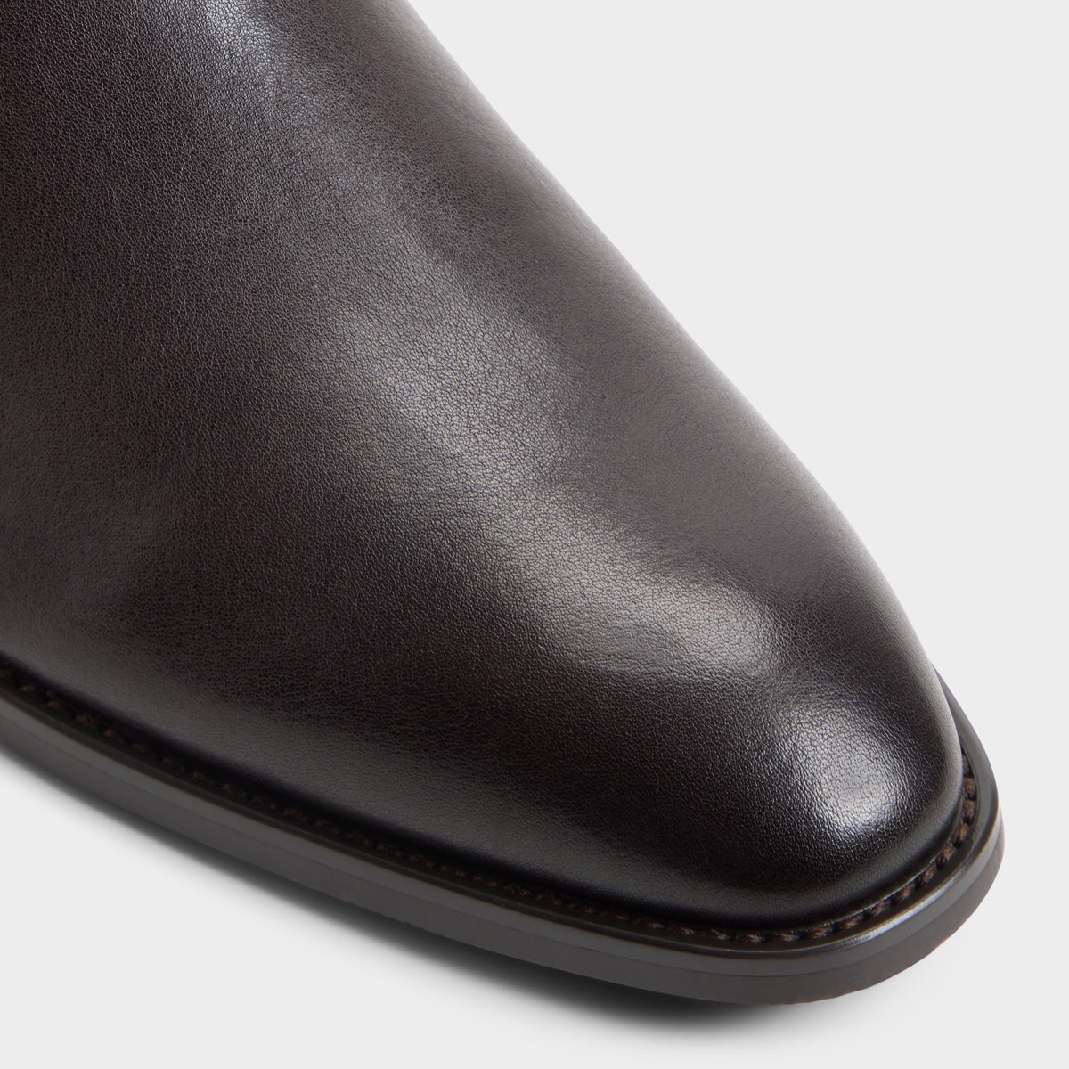 Gros plan de la Brun multicolore Bert Botte Chelsea