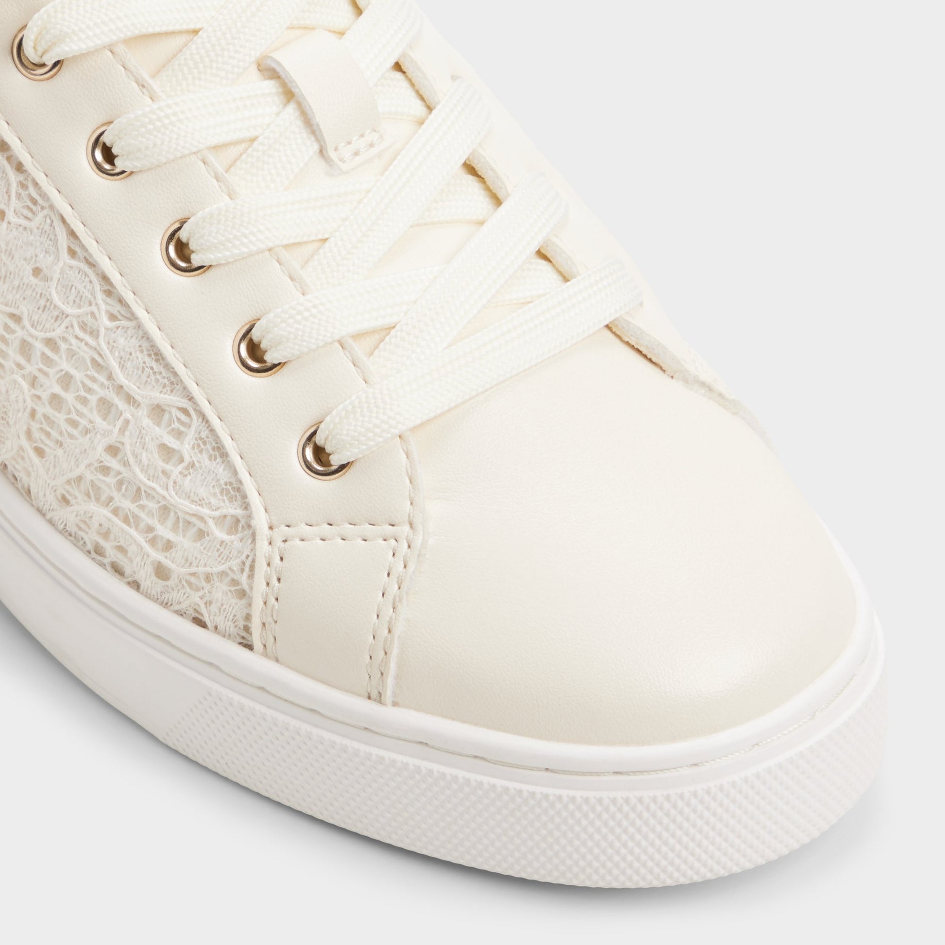 Close-up of the Other white Elgata Sneaker