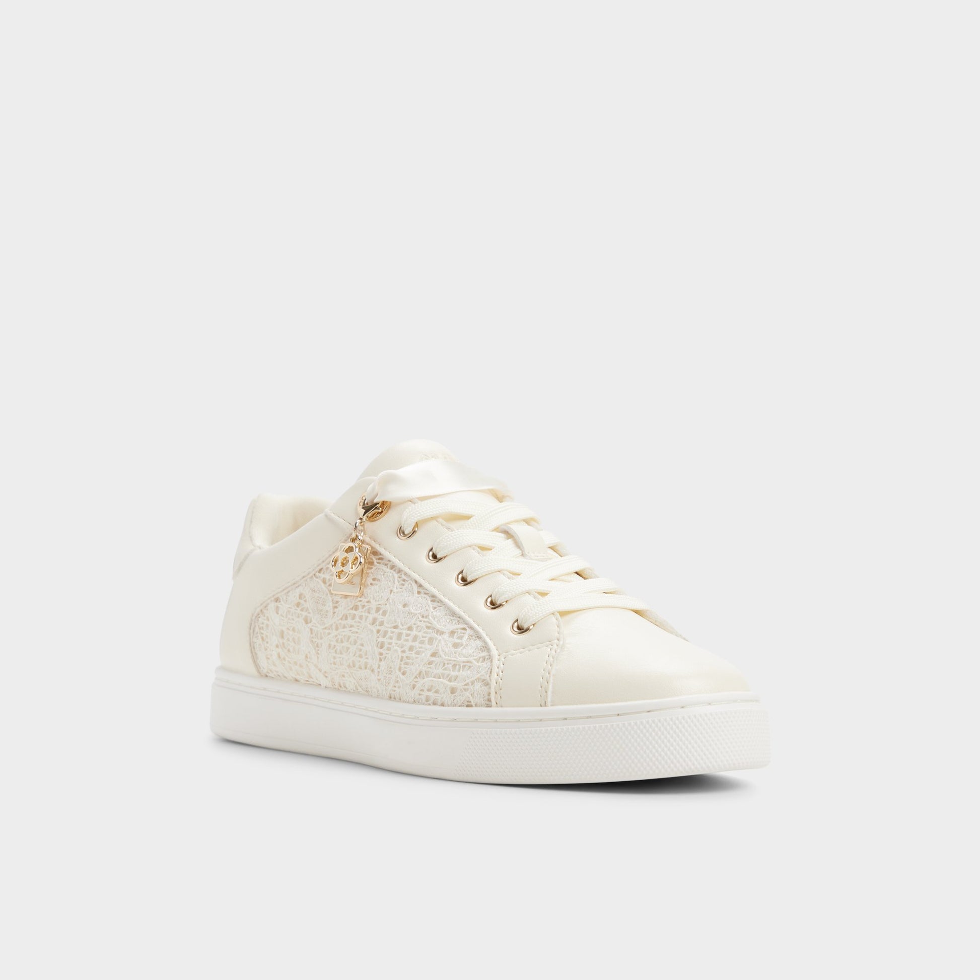 Three-quarter angle of Other white Elgata Sneaker's front side