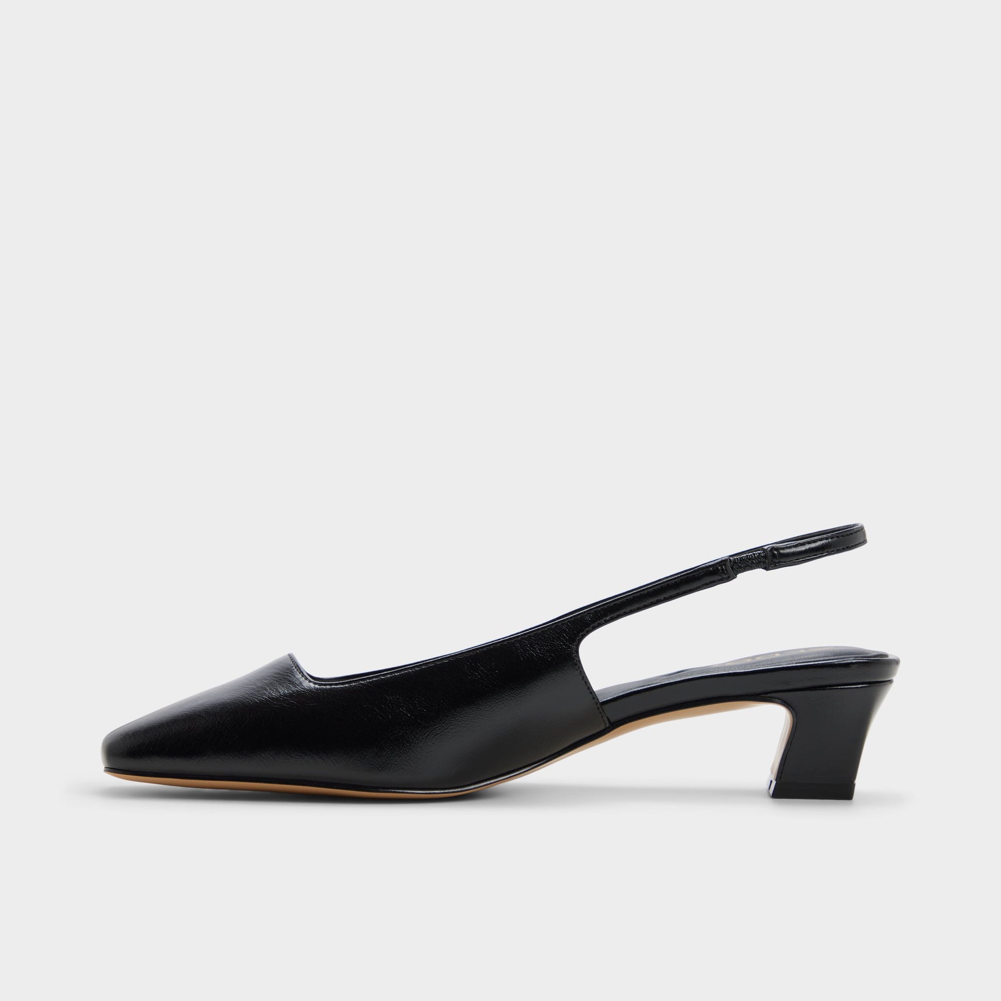 Vue latérale de Noir Harretta Talon haut à bride arrière