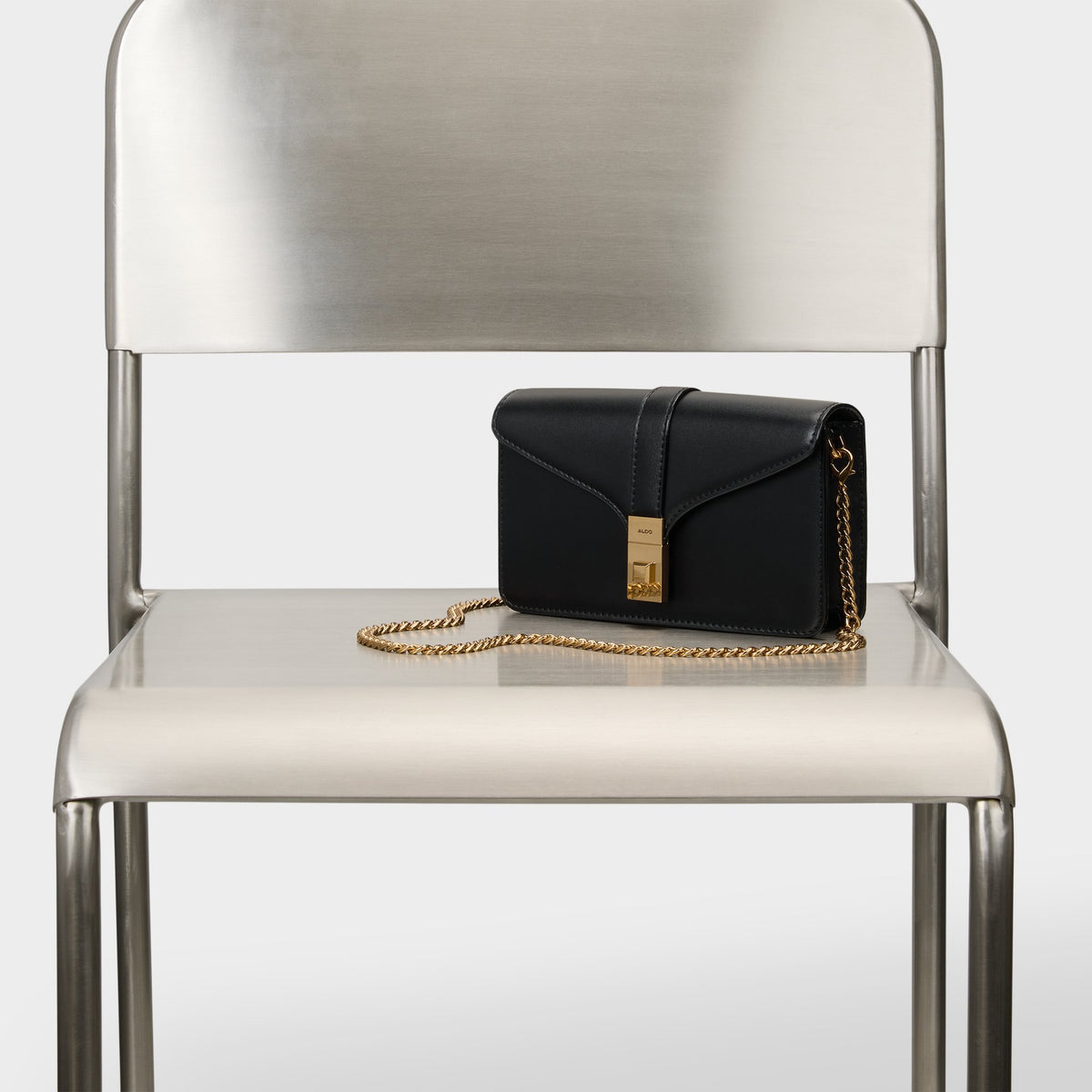 Product media for Heleyne