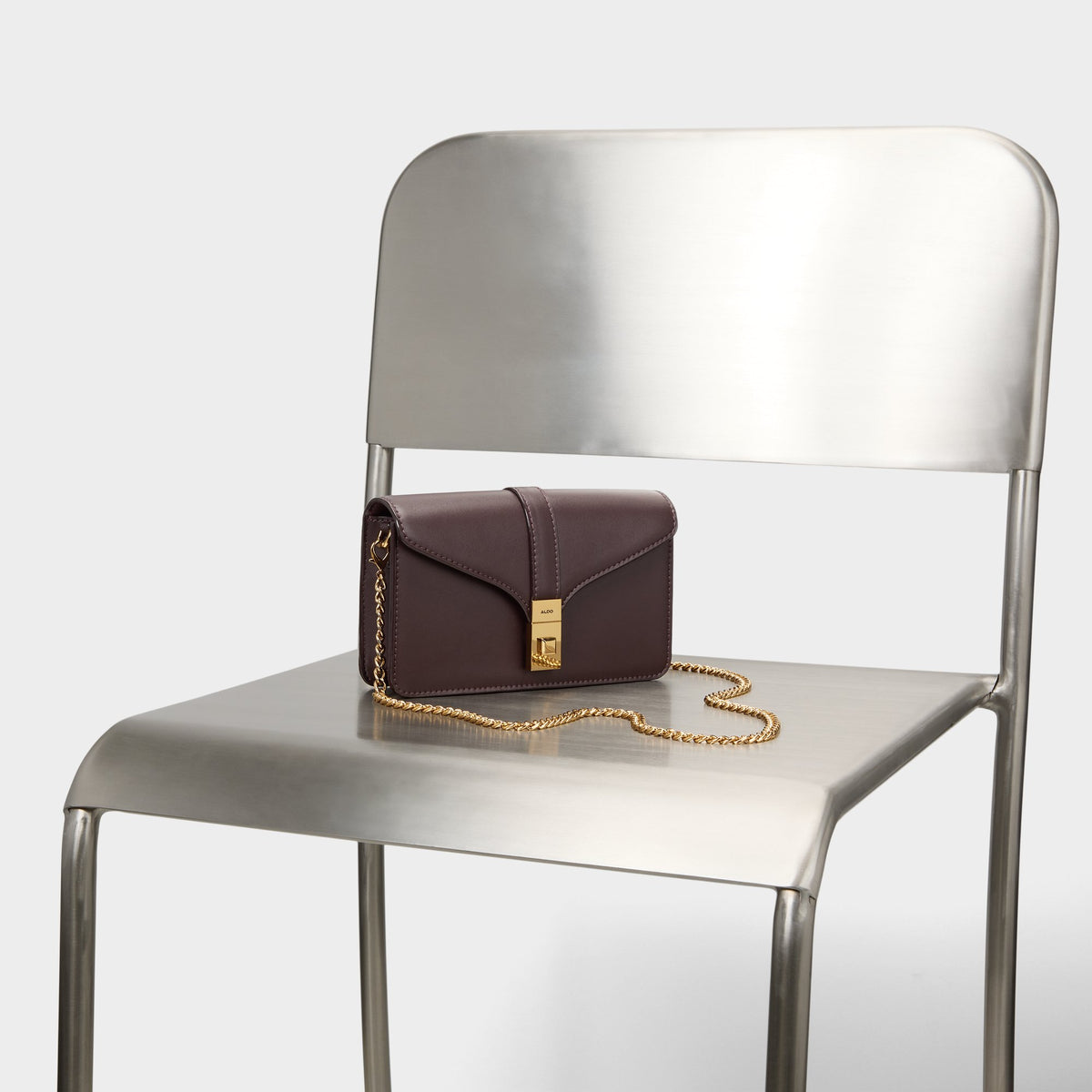 Product media for Heleyne