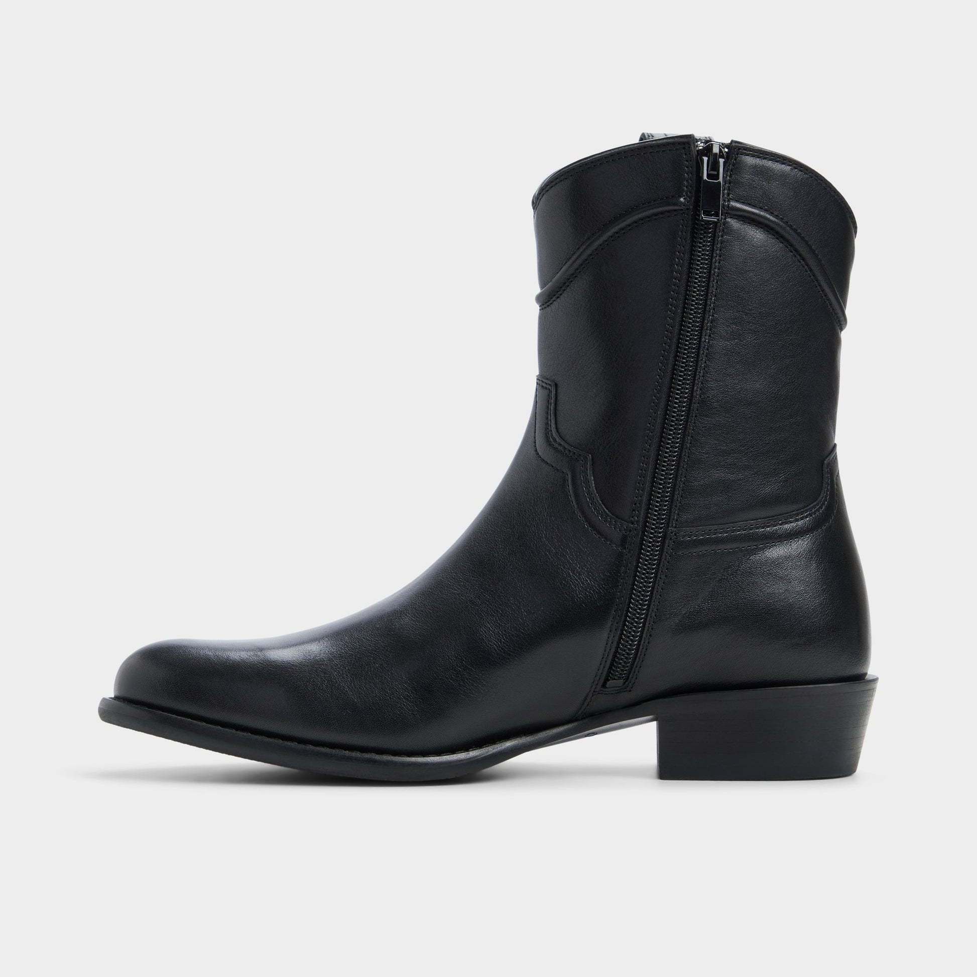Vue latérale de Noir Wylie Botte western