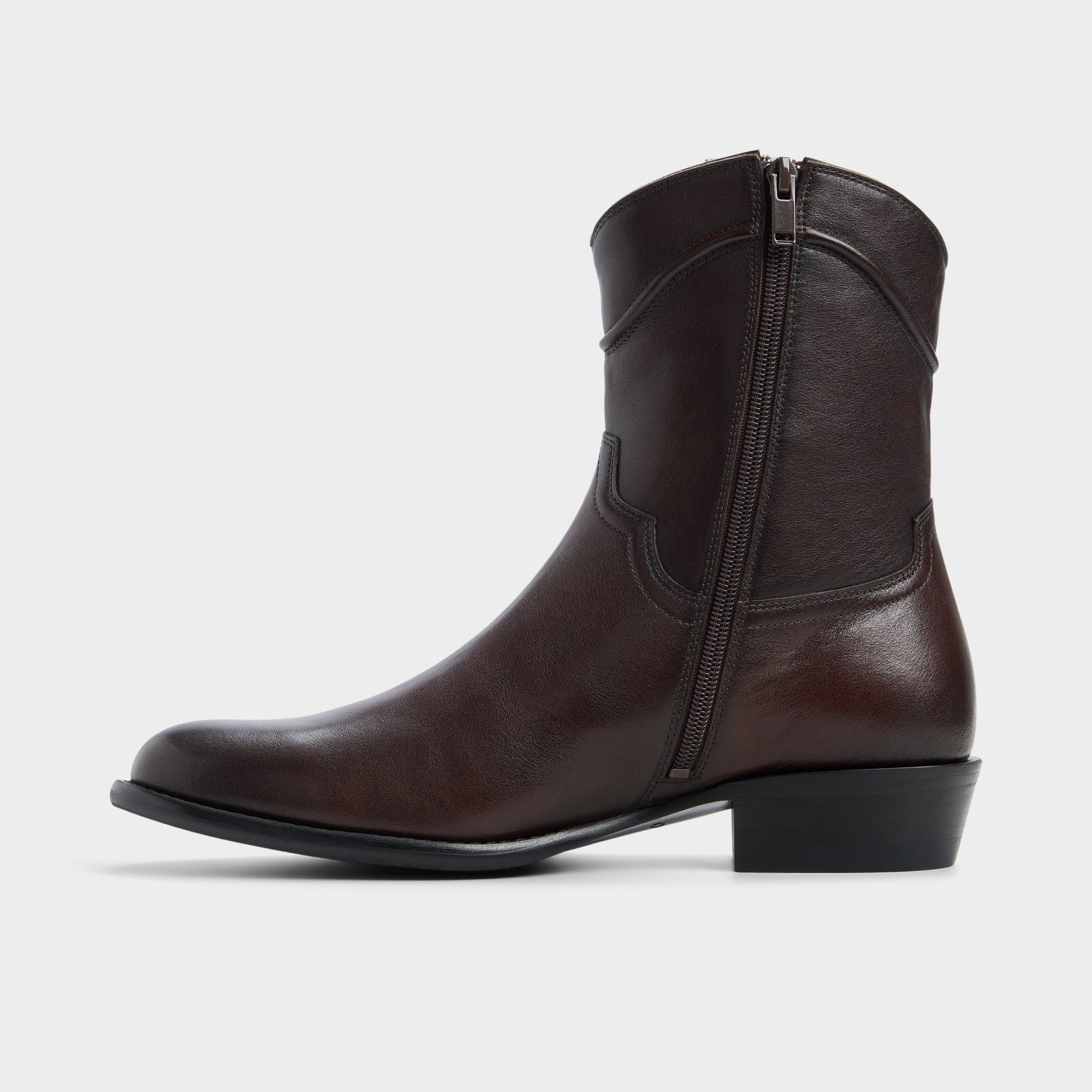 Vue latérale de Autre brun Wylie Botte western
