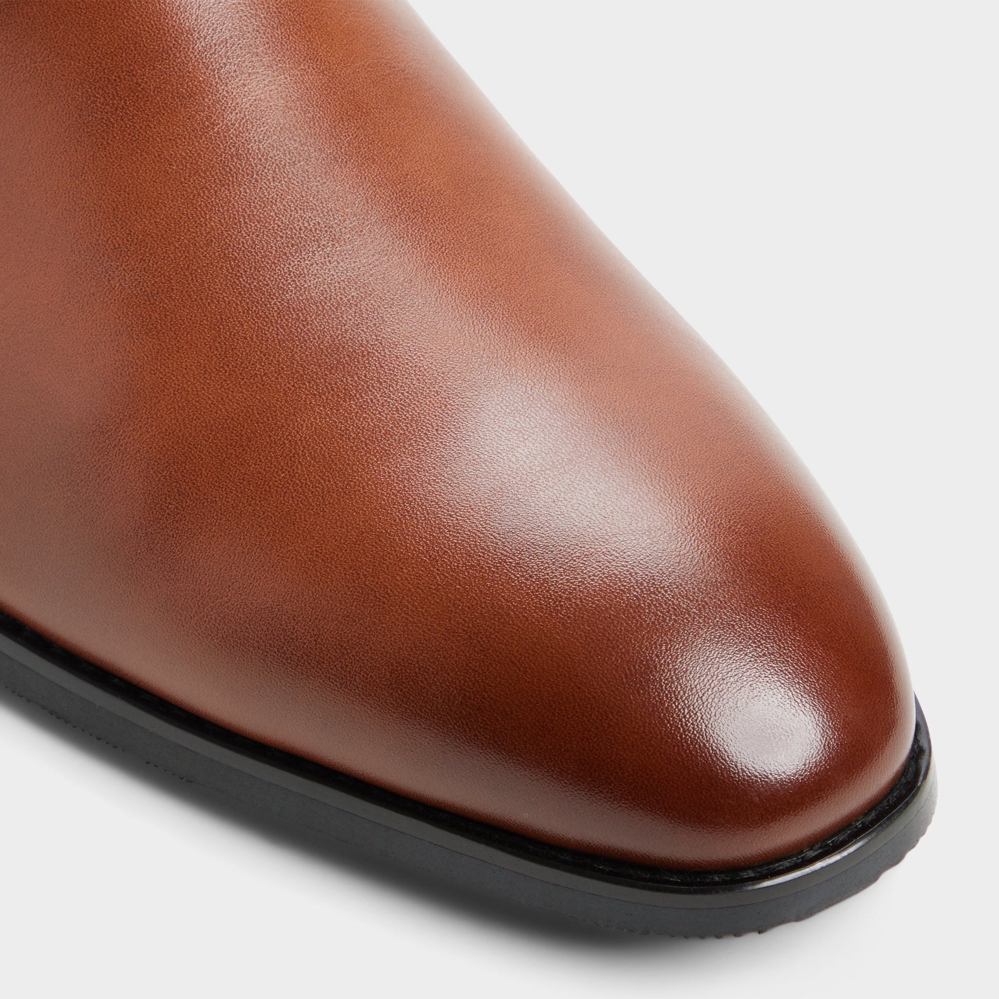 Close-up of the Cognac Berny Chelsea boot