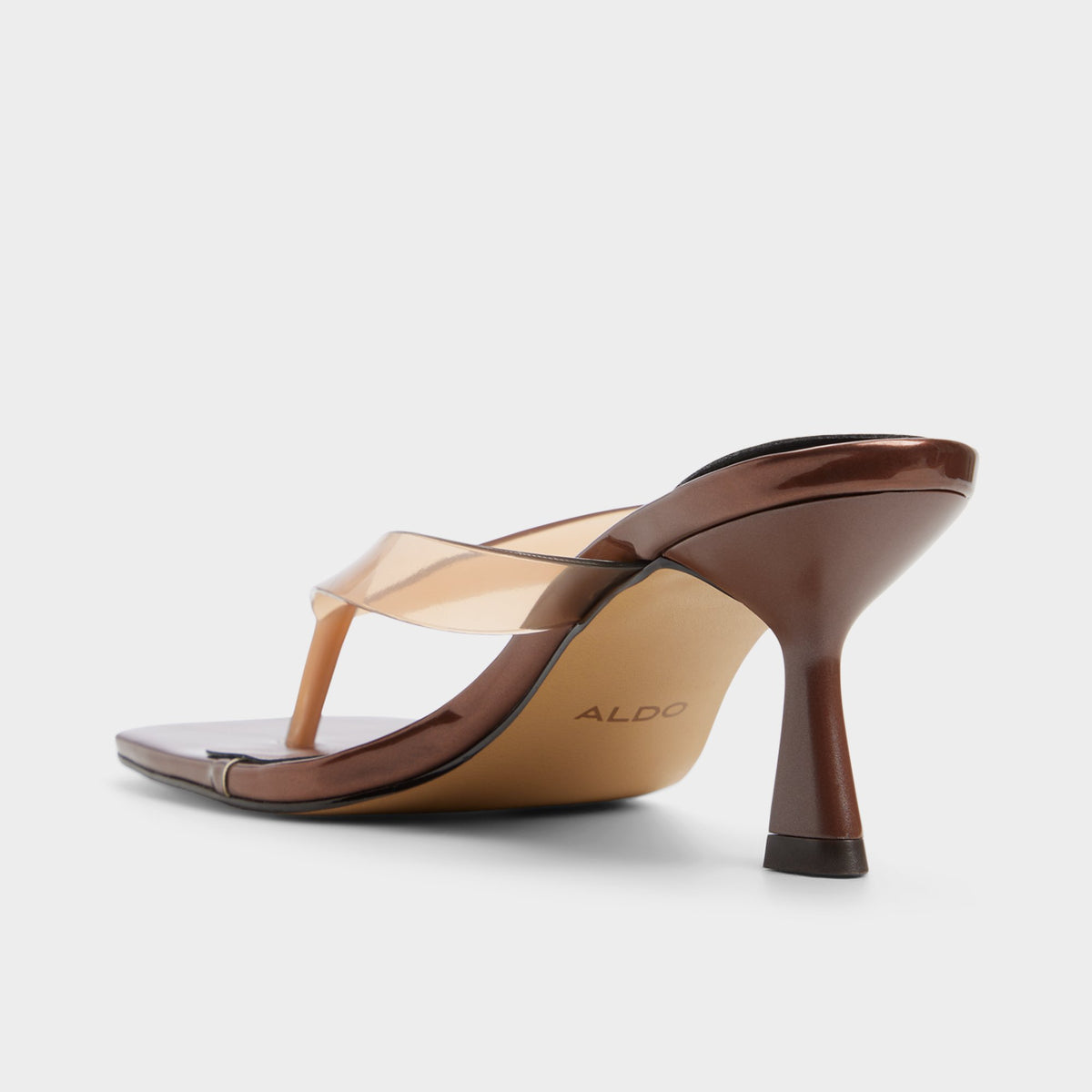 Vue latérale de Brown Izabele