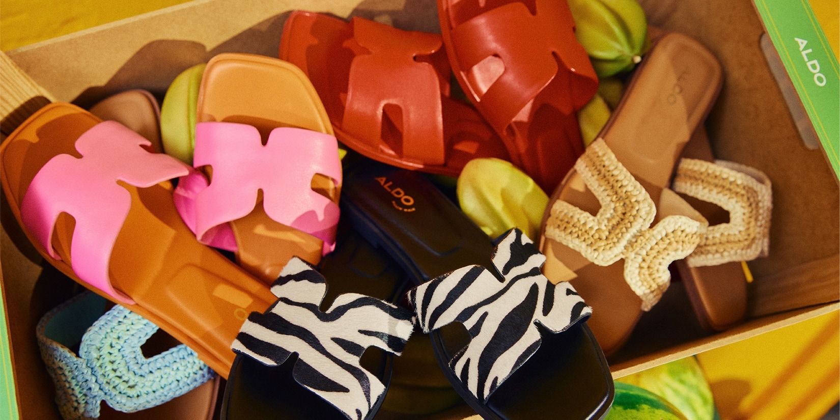 Cluster of women's Itsandal flat sandals